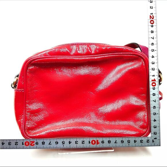 Auth Gucci Fuchsia Patent Leather SoHo Crossbody Disco Bag Purse Handbag - Picture 2 of 9